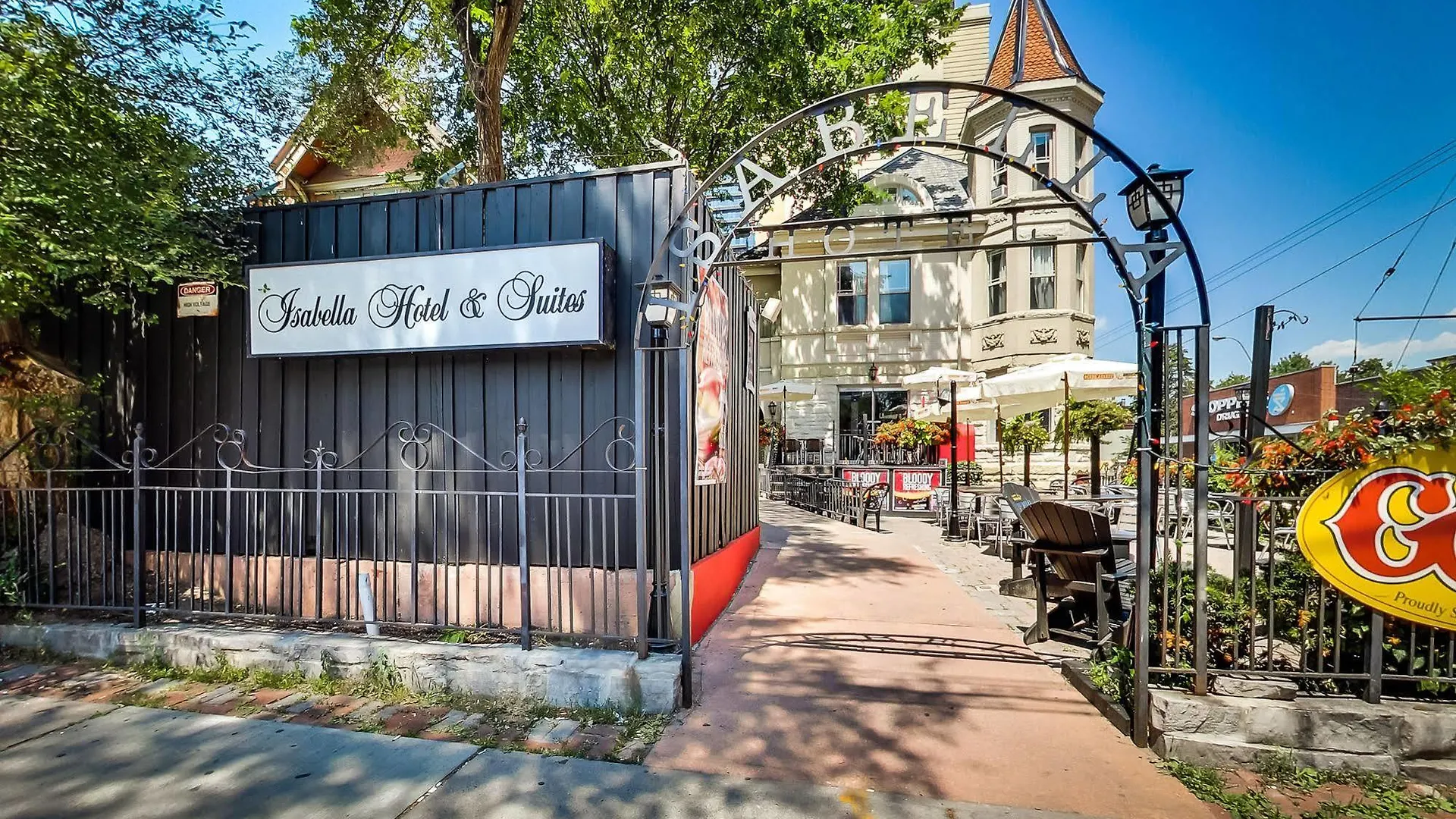 טורונטו Isabella Hotel & Suites