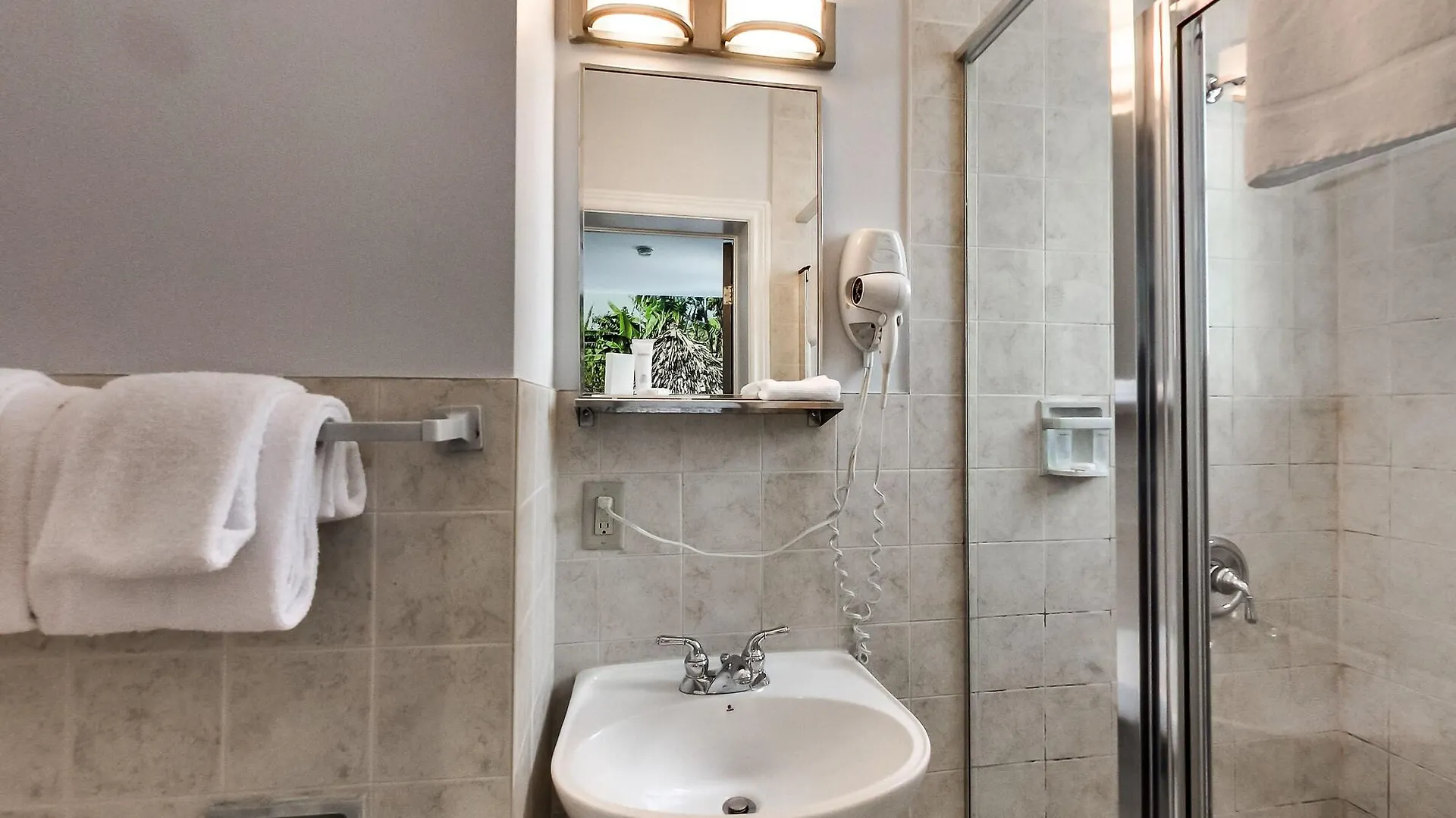Isabella Hotel & Suites Toronto