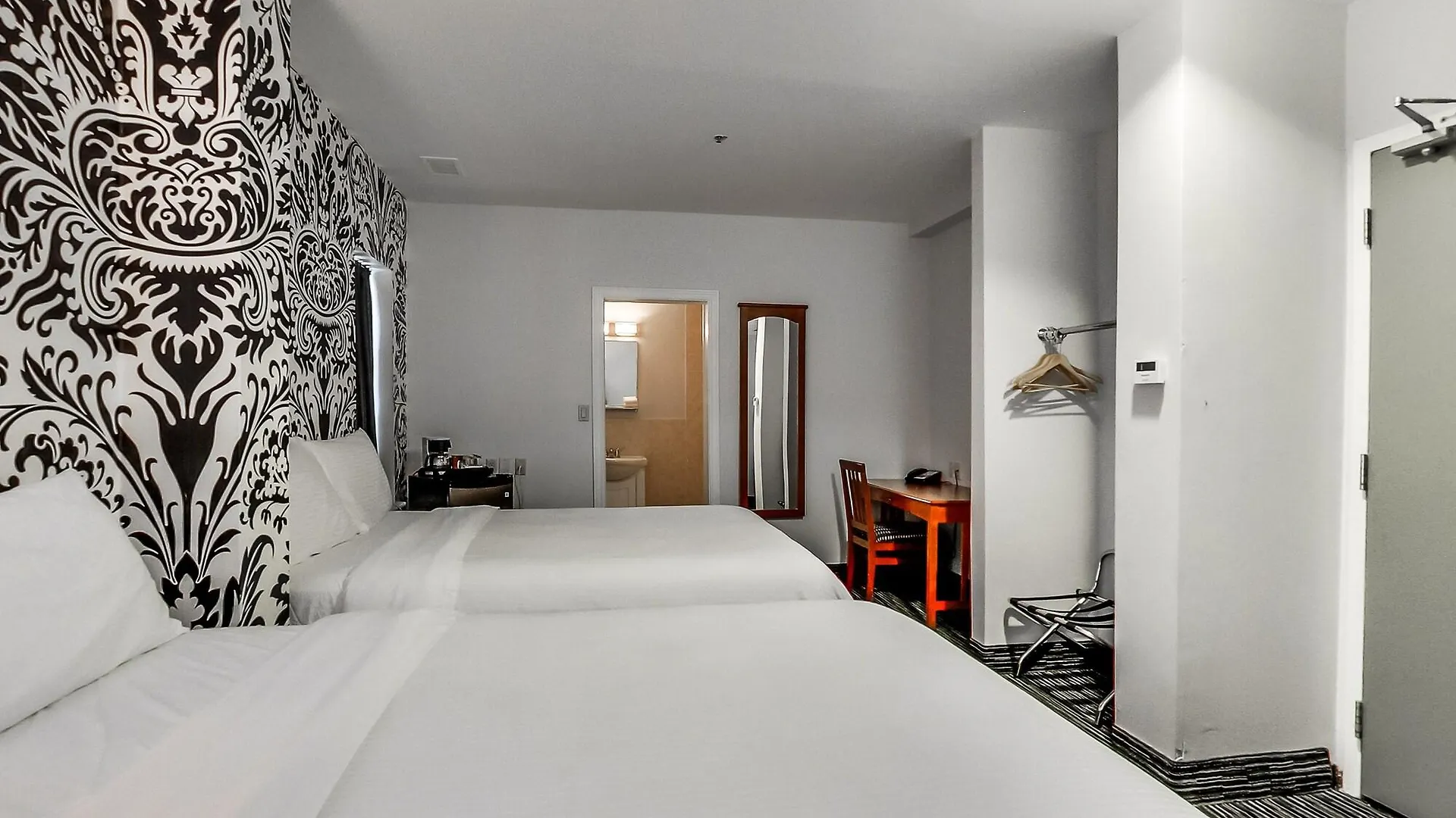 Isabella Hotel & Suites Toronto 2*,