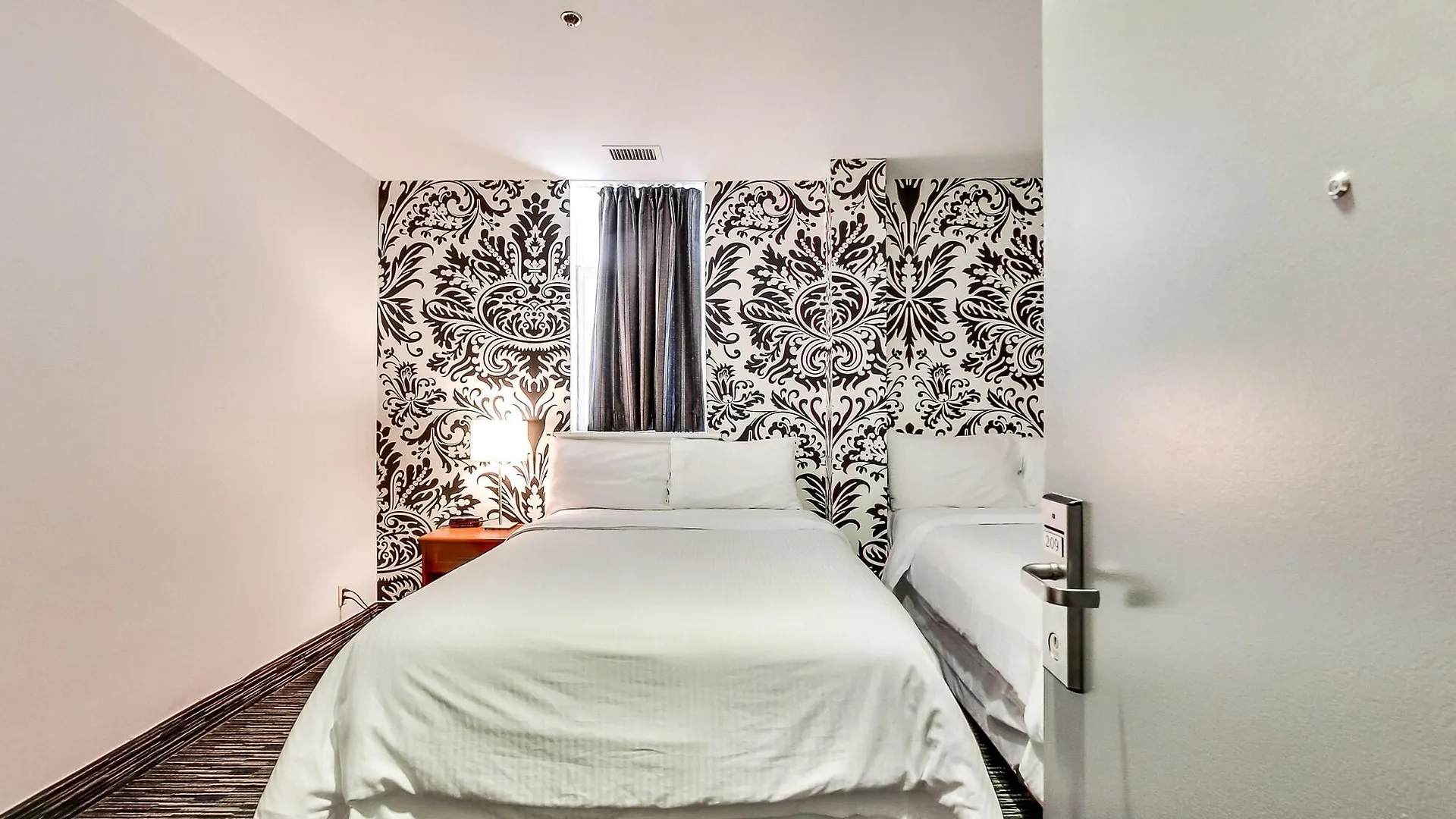 Isabella Hotel & Suites Toronto Canada
