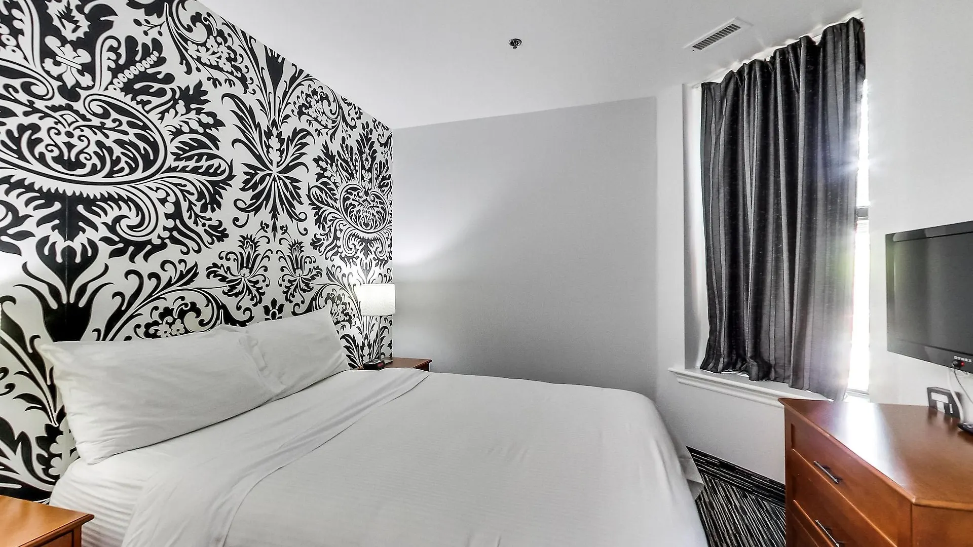Isabella Hotel & Suites Toronto