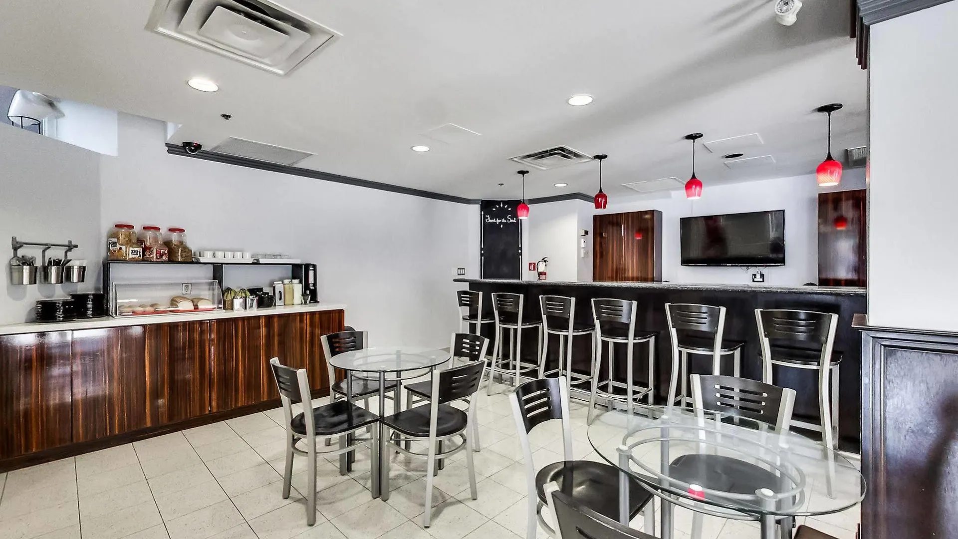 **  Isabella Hotel & Suites Toronto Canada